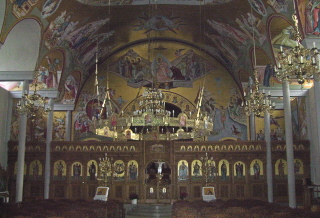 Foto vom Altarraum der Kirche Allerheiligen in München