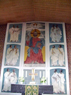 Foto vom Altar der Apostelkirche in München-Solln