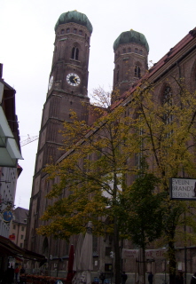 Foto vom Liebfrauendom in München (Luftaufnahme)