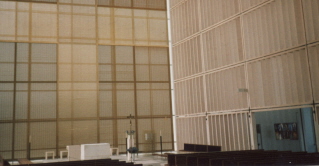 Foto vom Altarraum in Herz-Jesu in München