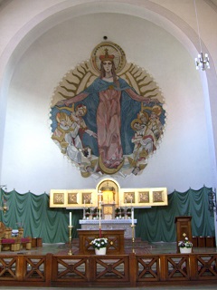 Foto vom Altar in Maria Schutz in München-Pasing