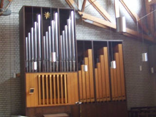 Foto der Orgel in St. Ansgar in München-Solln