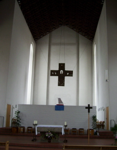 Foto vom Altar in St. Gertrud in München-Harthof