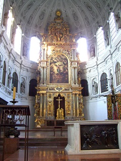Foto vom Hochaltar in St. Michael in München