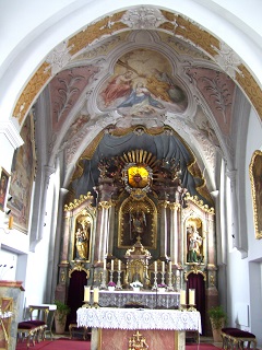 Foto vom Altar in St. Michael in München-Lochhausen