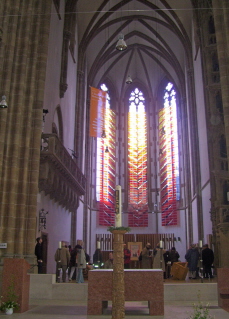 Foto vom Altarraum in St. Paul in München