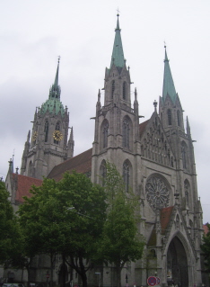 Foto von St. Paul in München mit Hauptportal