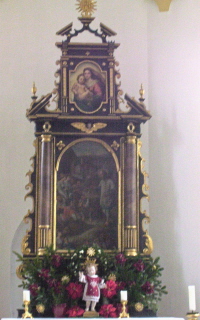 Foto vom Altar in St. Winthir in München-Neuhausen