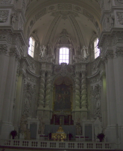 Foto vom Altar der Theatinerkirche in München