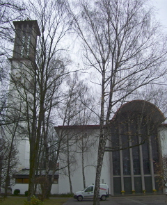 Foto der Kirche Zu den Heiligen Engeln in München