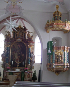 Foto vom Altarraum der evang. kirche in Holzschwang
