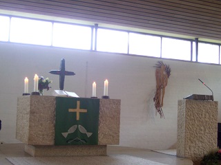 Foto vom Altar der Andreaskirche in Ludwigsfeld