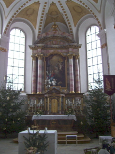 Foto vom Altarraum in Mariä Verkündigung in Wullenstetten