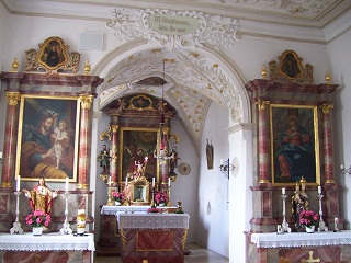 Foto vom Altarraum in St. Stephanus in Riedensheim