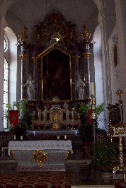 Foto vom Altar in St. Peter in Neuburg