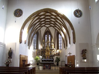 Foto vom Altarraum in der Hofkirche in Neumarkt
