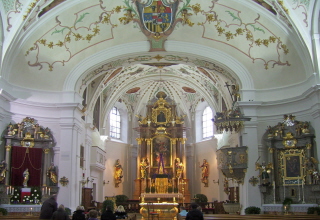 Foto vom Altarraum in St. Georg in Neustadt an der Waldnaab