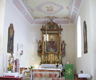 Foto vom Altarraum in St. Stephan in Reimlingen