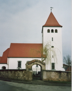 Foto der Sixtuskirche in Schopflohe