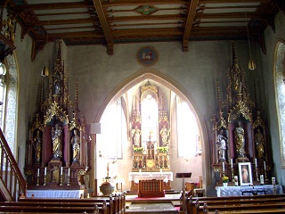 Foto vom Altarraum in St. Vitus in Birkhausen
