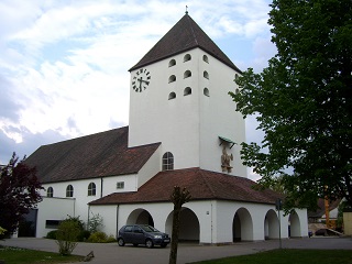 Foto der Auferstehungskirche in Nürnberg-Fischbach