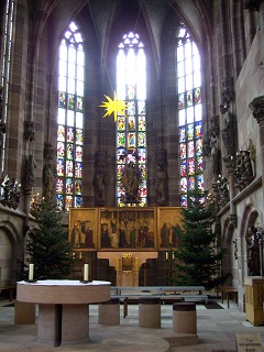 Foto vom Altarraum der Frauenkirche in Nürnberg