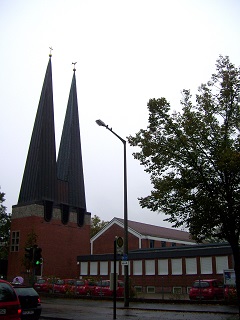 Foto der Paul-Gerhardt-Kirche in Nürnberg