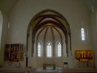 Foto vom Altarraum in St. Klara in Nürnberg