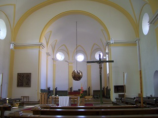Foto vom Altarraum in St. Michael in Nürnberg-Sandberg