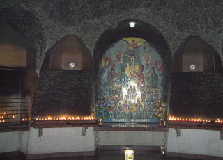 Foto der Lichtergrotte der Basilika Mariazell