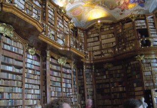 Foto der Bibliothek im Stift St. Florian
