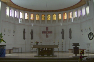 Foto vom Altarraum in St. Willehad in Oldenburg