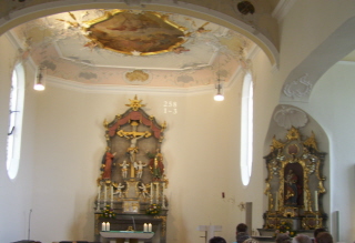 Foto vom Altar in Mariä Himmelfahrt in Unterriffingen