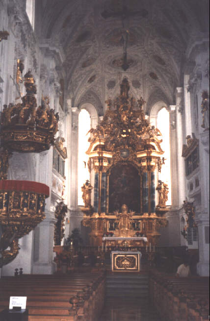 Foto vom Altar in Mariä Himmelfahrt in Kirchhaslach