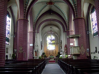 Foto vom Altarraum der Busdorfkirche in Paderborn