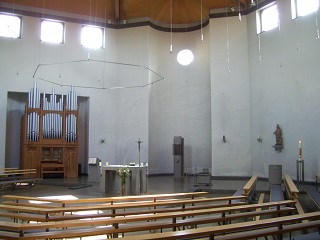 Foto vom Altarraum in St. Hedwig in Paderborn