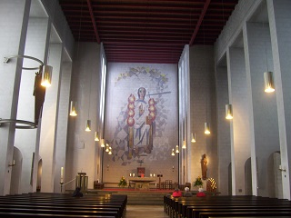 Foto vom Altarraum in St. Heinrich in Paderborn