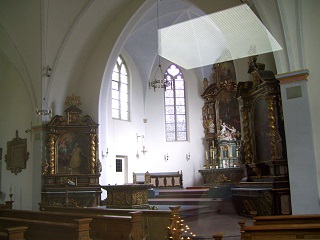 Foto vom Altarraum in St. Heinrich und Kunigunde in Paderborn