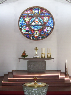 Foto vom Altar der Luther-Kirche in Pforzheim