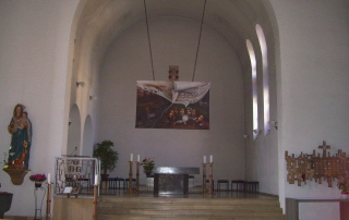 Foto vom Altarraum in St. Antonius in Pforzheim