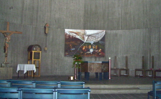 Foto vom Altarraum in St. Bernhard in Pforzheim