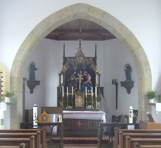 Foto vom Altar der Kirche Zur Heiligen Familie in Pankofen