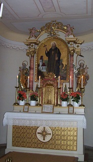 Foto vom Altar in St. Magnus in Schorn