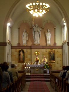 Foto vom Altarraum der St.-Bonifatius-Kirche in Zgorzelec