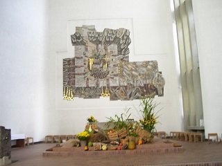 Foto vom Altarraum der Dreifaltigkeitskirche in Ravensburg