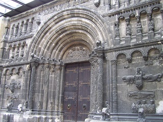 Foto vom Portal der Schottenkirche St. Jakob in Regensburg