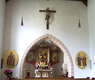 Foto vom Altarraum in der Klosterkirche St. Anna in Riedenburg