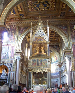 Foto vom Altarraum der Lateranbasilika in Rom