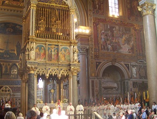 Foto der Kolpingsbanner im Lateran