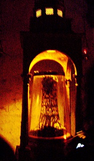 Foto von der Reliquie von der Geißelung Christi in Santa Prassede in Rom